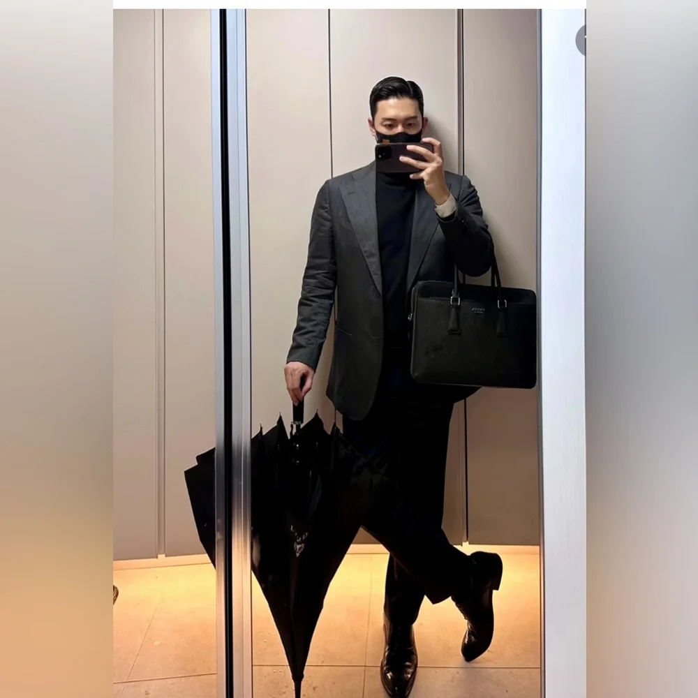 PRADA Saffiano Leather‎ Black Tote Bag Structured Work Bag Elegant Business